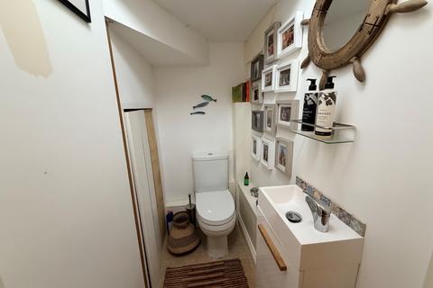 3 bedroom house to rent, St James Square, Monmouth, NP25