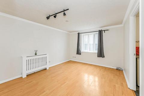 2 bedroom flat for sale, Lower Hall Lane, Chingford,
