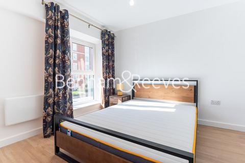 Studio to rent, Beaufort Square, Colindale NW9