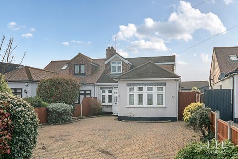 4 bedroom semi-detached house for sale, Wingletye Lane, Hornchurch