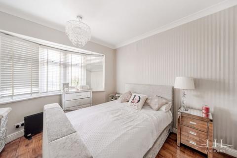 4 bedroom semi-detached house for sale, Wingletye Lane, Hornchurch