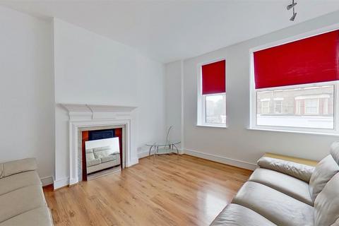 2 bedroom flat to rent, Garratt Lane, London