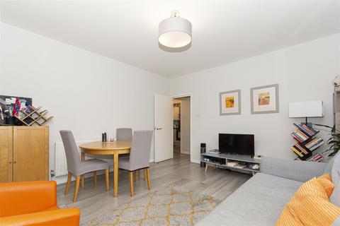 1 bedroom flat to rent, York Road, Battersea SW11
