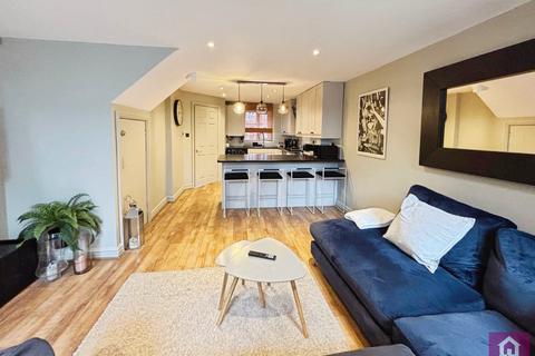 4 bedroom house to rent, Adamson Gardens, Manchester, Greater Manchester, M20