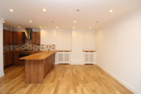 2 bedroom maisonette to rent, Waite Davies Road, London SE12