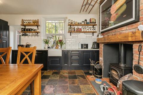 2 bedroom cottage for sale, Bristol Road, Hambrook, BRISTOL