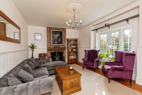 2 bedroom cottage for sale, Bristol Road, Hambrook, BRISTOL
