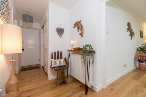 2 bedroom flat for sale, Mansionhouse Gardens, Langside