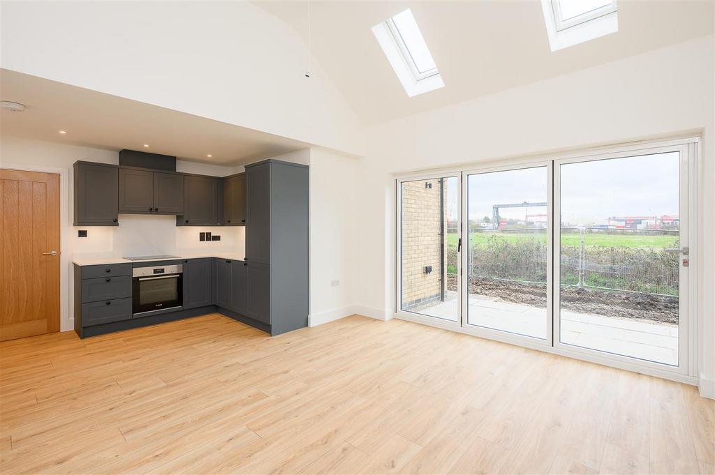 Living / dining / kitchen