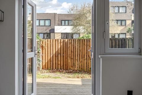 1 bedroom flat to rent, Ericcson Close, London, SW18