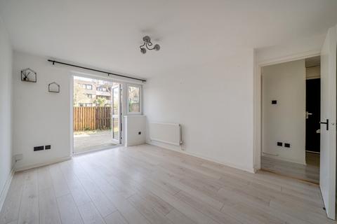 1 bedroom flat to rent, Ericcson Close, London, SW18