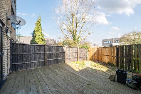 1 bedroom flat to rent, Ericcson Close, London, SW18
