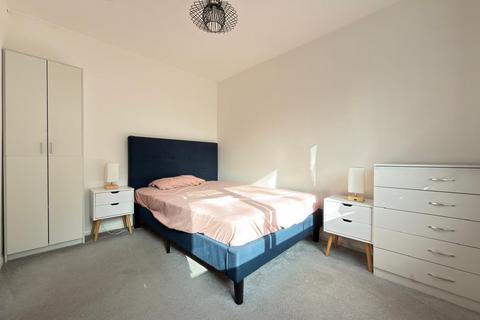 undefined, Staines Road East, Sunbury-on-Thames TW16