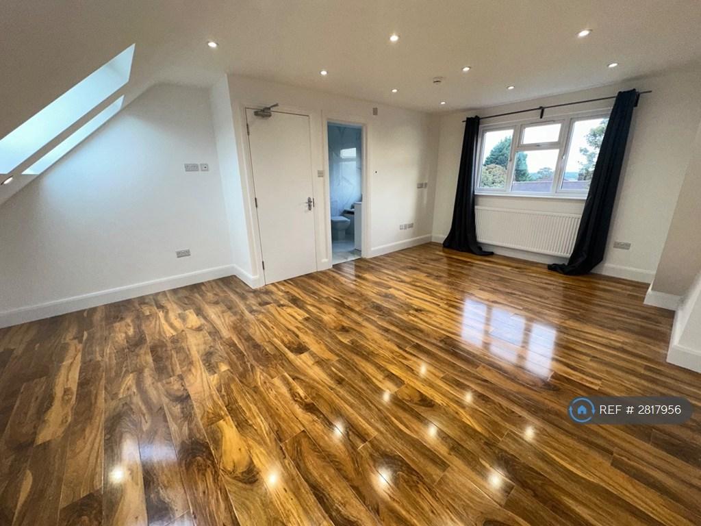 Master En-Suite &amp; Bathroom