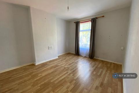 2 bedroom terraced house to rent, Silverdale Road, Nottingham, NG7