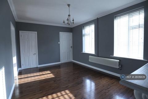 3 bedroom terraced house to rent, Elfrida Crescent, London, SE6