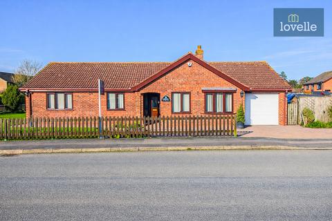 3 bedroom detached bungalow for sale, Pasture Drive, Louth LN11