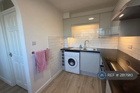 2 bedroom maisonette to rent, St Johns Court, Biggleswade, SG18