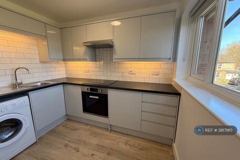 2 bedroom maisonette to rent, St Johns Court, Biggleswade, SG18