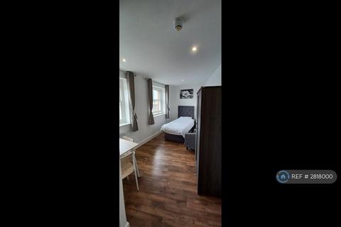 Studio to rent, The Webberley, Stoke-On-Trent, ST1