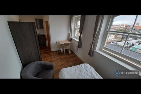 Studio to rent, The Webberley, Stoke-On-Trent, ST1