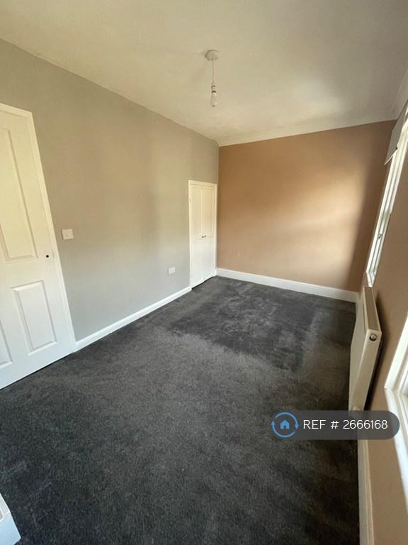 Bedroom 2 (1st Floor)