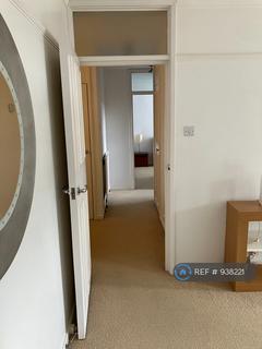 1 bedroom flat to rent, Vanbrugh Court, London, SE11