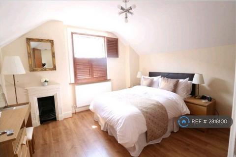 undefined, Brighton Road, South Croydon, CR2
