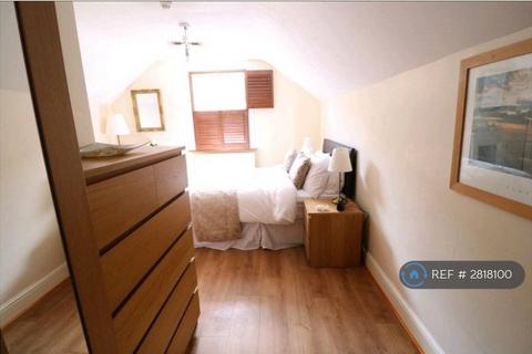 undefined, Brighton Road, South Croydon, CR2