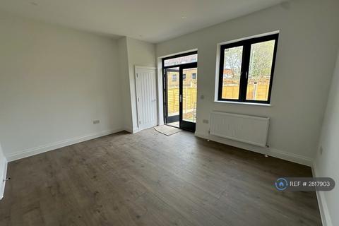 3 bedroom terraced house to rent, College Road, Maidstone, ME15