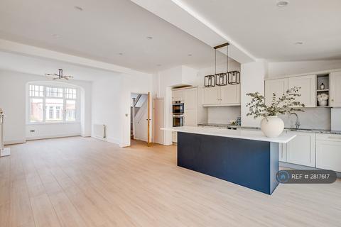 4 bedroom terraced house to rent, Crowborough Road, London, SW17