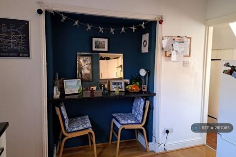 2 bedroom flat to rent, Buller Road, Brighton, BN2