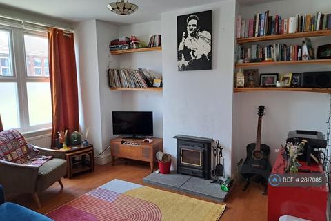 2 bedroom flat to rent, Buller Road, Brighton, BN2