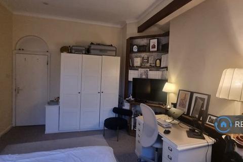undefined, Woodgrange Avenue, London, W5