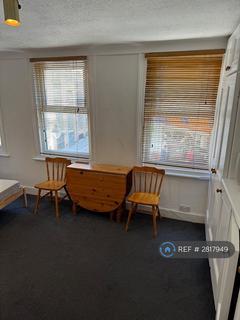 Studio to rent, Whitecross St, London, EC1Y