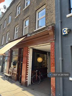 Studio to rent, Whitecross St, London, EC1Y