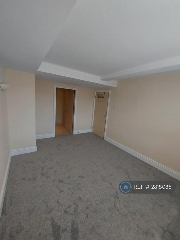Master Bedroom w/Ensuite