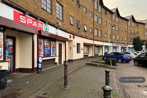 2 bedroom flat to rent, Comer Crescent, Southall, UB2