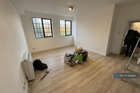 2 bedroom flat to rent, Comer Crescent, Southall, UB2