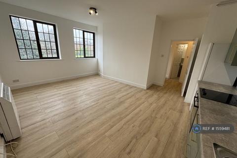 undefined, Comer Crescent, Southall, UB2