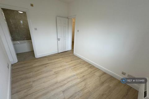 undefined, Comer Crescent, Southall, UB2