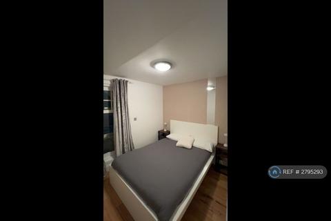 2 bedroom flat to rent, Cannon Street Road, London, E1