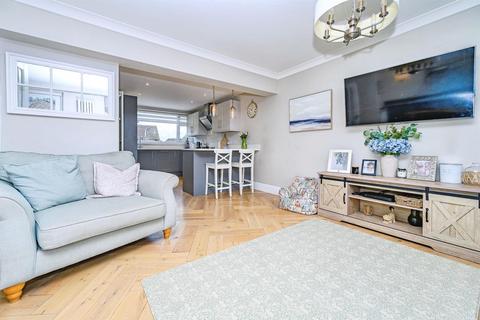 3 bedroom terraced house for sale, Chiltern Road, St. Albans