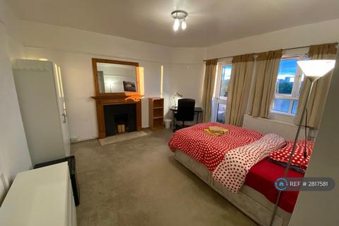 3 bedroom flat to rent, Park View House, London, NW1