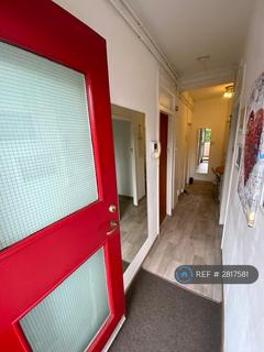 3 bedroom flat to rent, Park View House, London, NW1