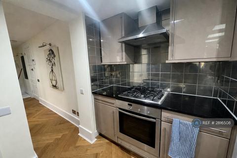 1 bedroom flat to rent, Queen's Gate, London, SW7