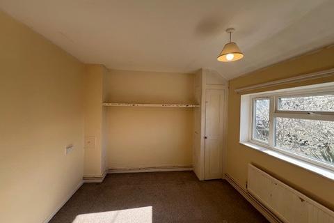 2 bedroom apartment to rent, Willbye Avenue, DISS