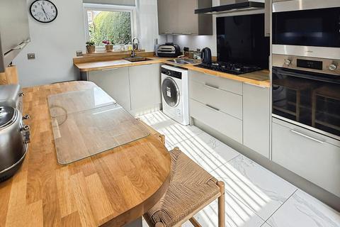 3 bedroom terraced house for sale, The Littleway, Rowlatts Hill, Leicester, LE5