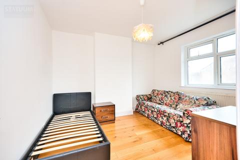 1 bedroom flat to rent, Off Romford Road, Manor Park, Ilford, London, E12