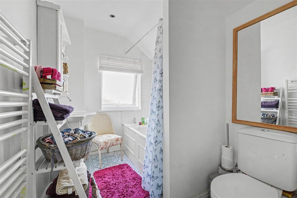 Bathroom 1.jpeg